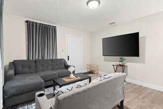 3602 E Genesee St, Unit SI ID1244340P in Tampa, FL - Building Photo - Building Photo