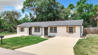 1525 Swordbill Dr in Holiday, FL - Building Photo