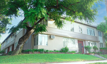 1900 Huntington Dr in South Pasadena, CA - Building Photo - Building Photo