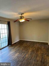 1806 Sparrow Ct in Severn, MD - Foto de edificio - Building Photo