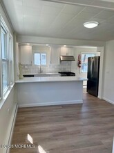 1025 Fifth Ave in Wall Township, NJ - Foto de edificio - Building Photo