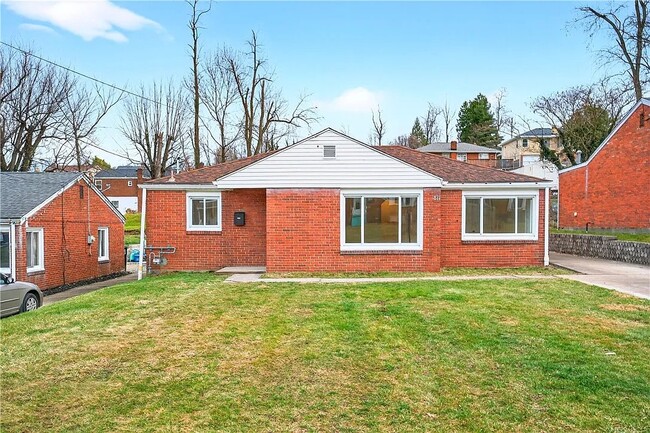 property at 811 Everglade Dr