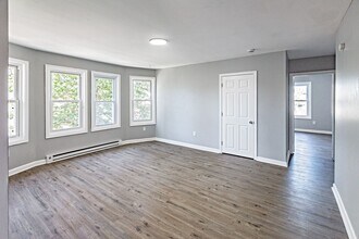 35 High St in Woodbury, NJ - Building Photo - Building Photo