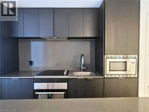 1 Jarvis St in Hamilton, ON - Building Photo - Building Photo