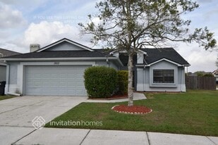 1503 Attleboro Ln in Brandon, FL - Building Photo