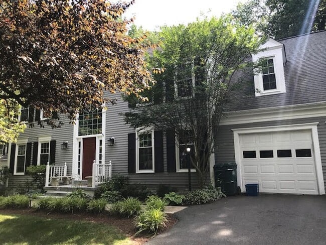 13002 Montpelier Ct in Woodbridge, VA - Building Photo - Building Photo