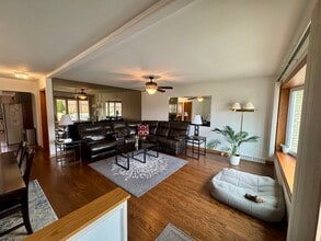 7441 W Mulford St in Niles, IL - Building Photo - Building Photo