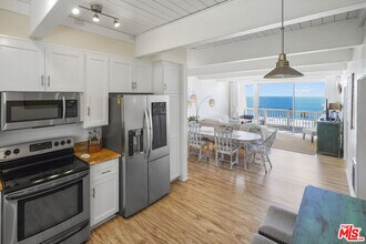 11866 Starfish Ln in Malibu, CA - Building Photo - Building Photo