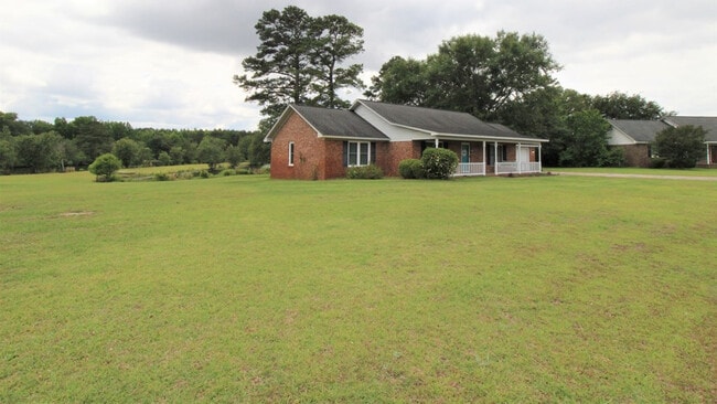 2660 Nicholson Dr in Sumter, SC - Building Photo - Building Photo