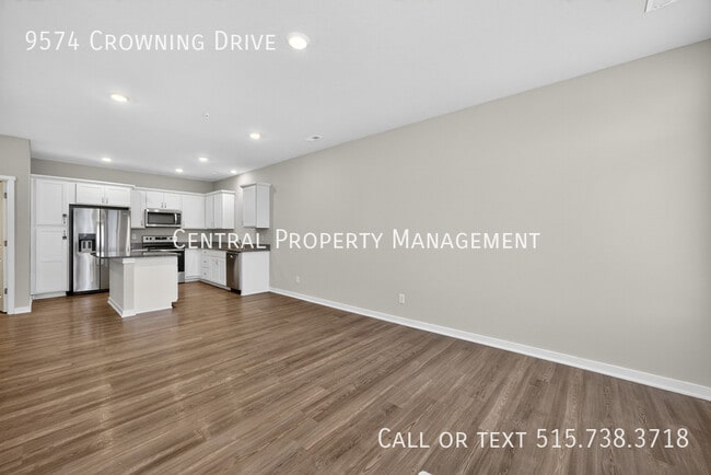 9574 Crowning Dr in West Des Moines, IA - Building Photo - Building Photo