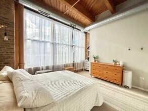 1040 W Adams St in Chicago, IL - Building Photo - Building Photo