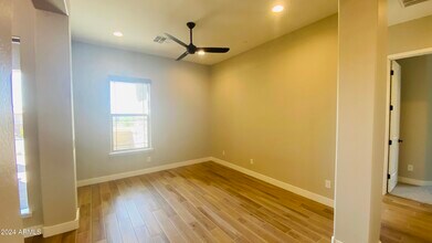 13150 W Desert Frst Trl in Peoria, AZ - Foto de edificio - Building Photo