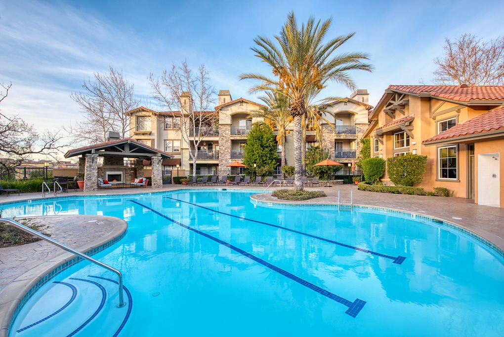 The Fairways at Westridge in Valencia, CA - Foto de edificio