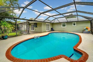 1918 SE Cheltenham St in Port St. Lucie, FL - Building Photo