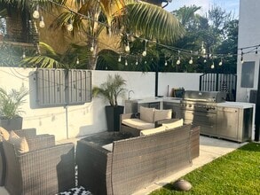 2481 Walgrove Ave, Unit 2481 in Los Angeles, CA - Building Photo - Building Photo