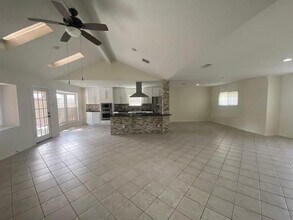 5607 Braesvalley Dr in Houston, TX - Building Photo - Building Photo