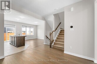 13 Bermondsey Wy in Ottawa, ON - Building Photo - Building Photo