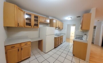 8901 N Western Ave in Des Plaines, IL - Building Photo - Building Photo