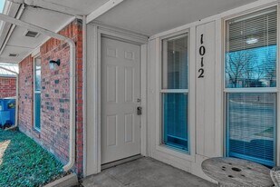 1012-1014 N 5th St in Noble, OK - Building Photo