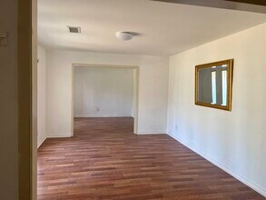 9218 Greenwillow Dr in Houston, TX - Building Photo - Building Photo