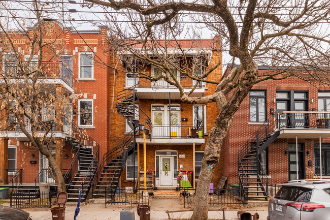 5249-5257 3E Av in Montréal, QC - Building Photo - Primary Photo