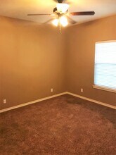 4245 Castlegate Dr, Unit 4245 in Paris, TX - Foto de edificio - Building Photo