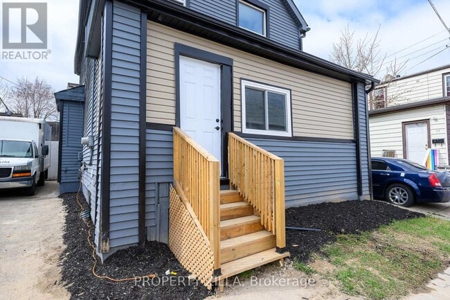 31 Greenaway Ave in Hamilton, ON - Building Photo - Building Photo