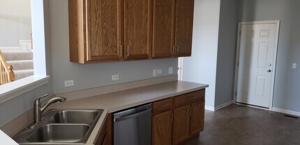 3212 Harvard Ln in Lake In The Hills, IL - Building Photo - Building Photo