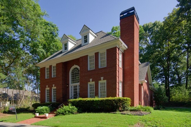 property at 1150 Goodwin Pl NE