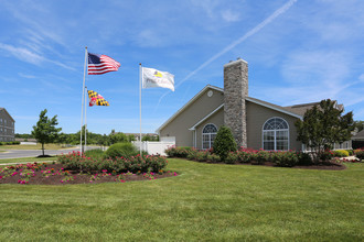 Ponds Edge in Delmar, MD - Foto de edificio - Building Photo