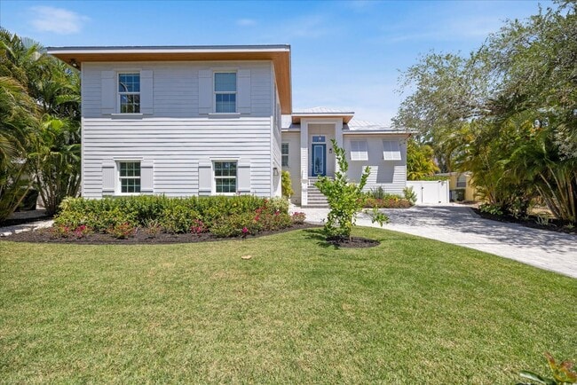 3919 Roberts Point Rd in Sarasota, FL - Building Photo - Building Photo