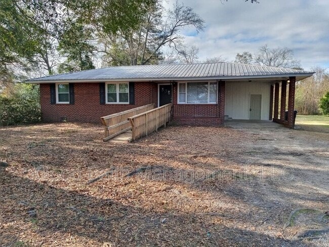 3105 Old Louisville Rd