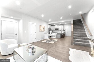 43785 Transit Sq in Ashburn, VA - Building Photo - Building Photo