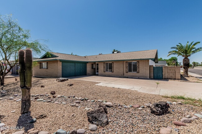 1905 E Cairo Dr in Tempe, AZ - Building Photo - Building Photo
