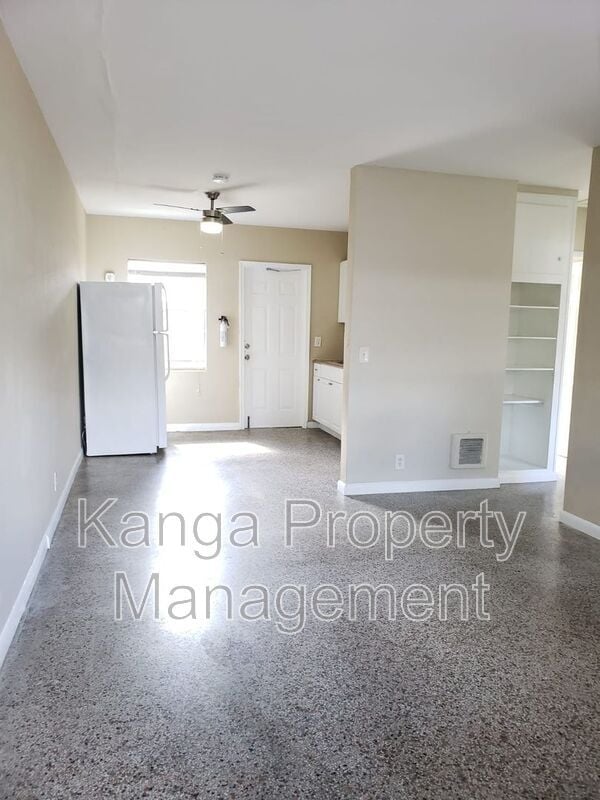 3718 Henry Ave in West Palm Beach, FL - Building Photo - Building Photo