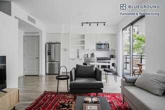 221 SW 12th St in Miami, FL - Building Photo - Building Photo