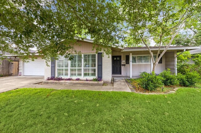 property at 5438 Pagewood Ln