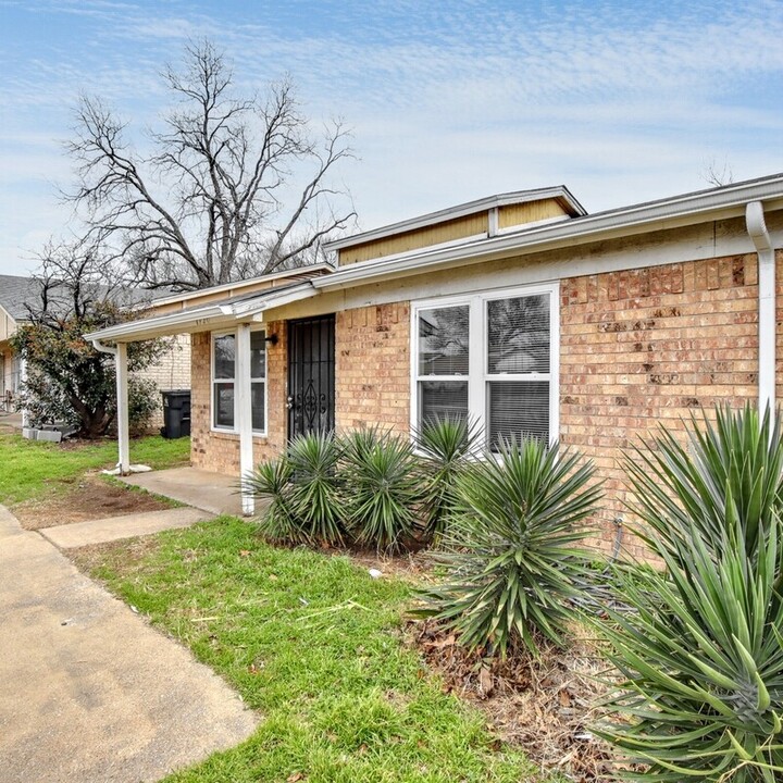 1720 Fitzgerald Ct in Arlington, TX - Foto de edificio