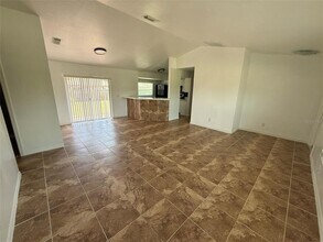 2723 Yacolt Ave in North Port, FL - Building Photo - Building Photo