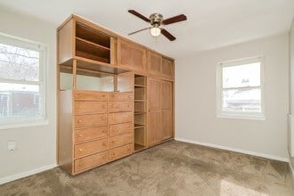 1086 Wilshire Ave in University City, MO - Building Photo - Building Photo