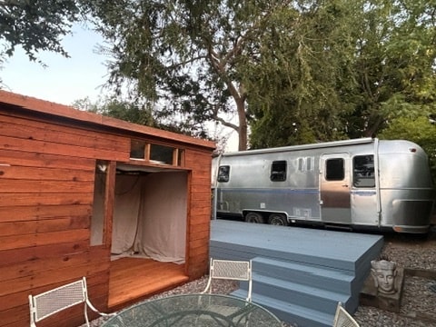 property at 2463 Riverside Pl