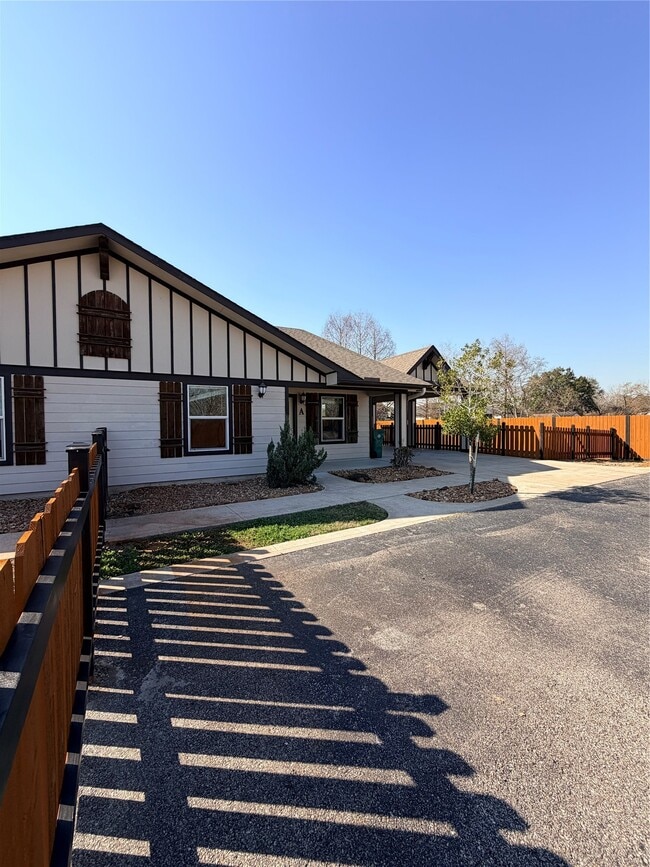 2005 Pasadena Blvd in Pasadena, TX - Building Photo - Building Photo