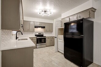 1318 Glenwood St in Norman, OK - Building Photo - Building Photo