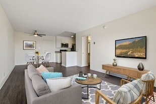 Casa De Vida in Los Angeles, CA - Building Photo