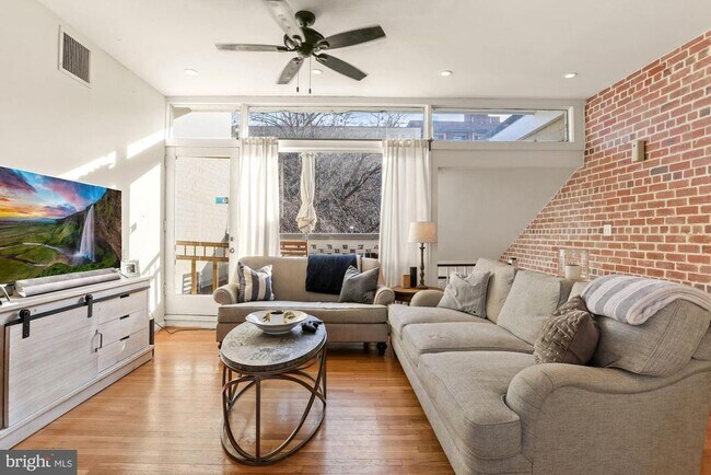 725 Delaware Ave SW in Washington, DC - Building Photo - Building Photo