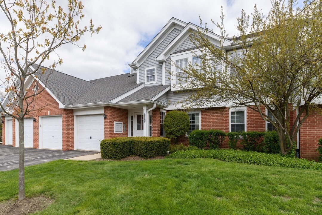 1412 W Crane St in Arlington Heights, IL - Building Photo
