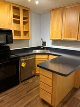 1400 Pensacola St in Honolulu, HI - Building Photo - Building Photo