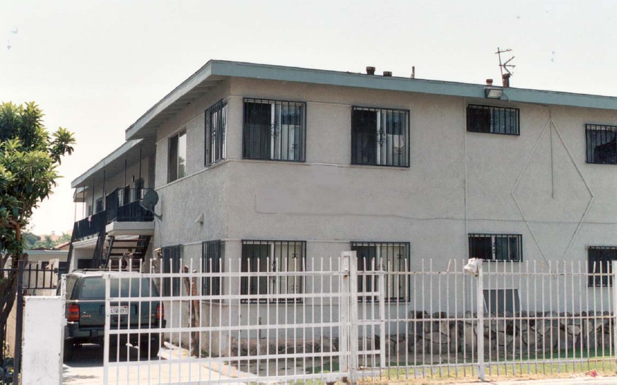 318 W Almond St in Compton, CA - Building Photo