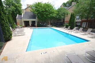 1166 Village Ct SE in Atlanta, GA - Building Photo - Building Photo