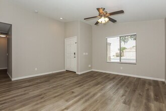 1735 E Cheyenne St in Gilbert, AZ - Building Photo - Building Photo